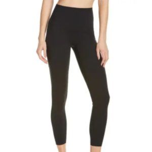 SPANX® Every.Wear Knockout Leggings (Medium)
